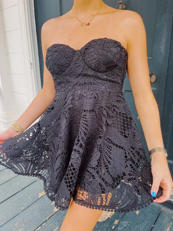 Bonjour Lace Strapless Dress - Black Red carpet mini dresses