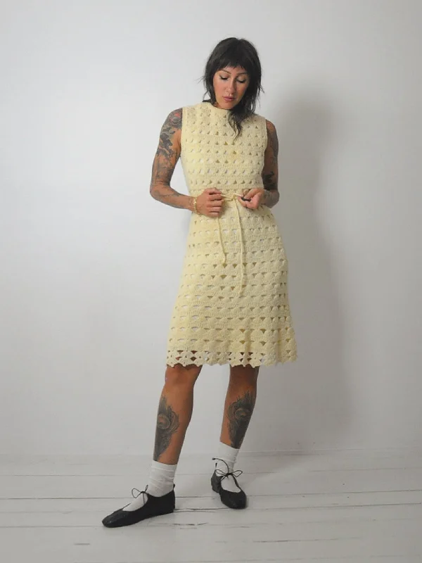 1960's Cream Crochet Dress Bold pattern unclassified dresses